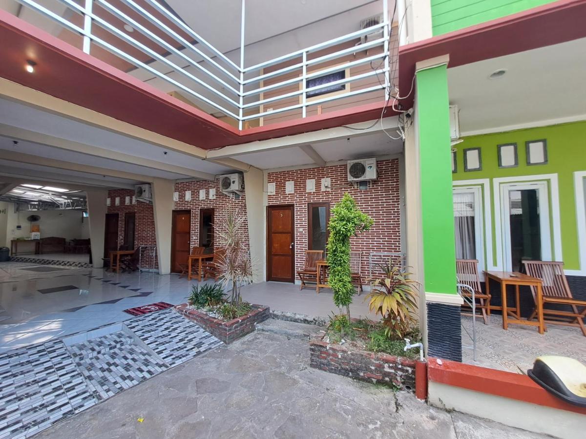 Azza Karimunjawa Hotel Екстериор снимка