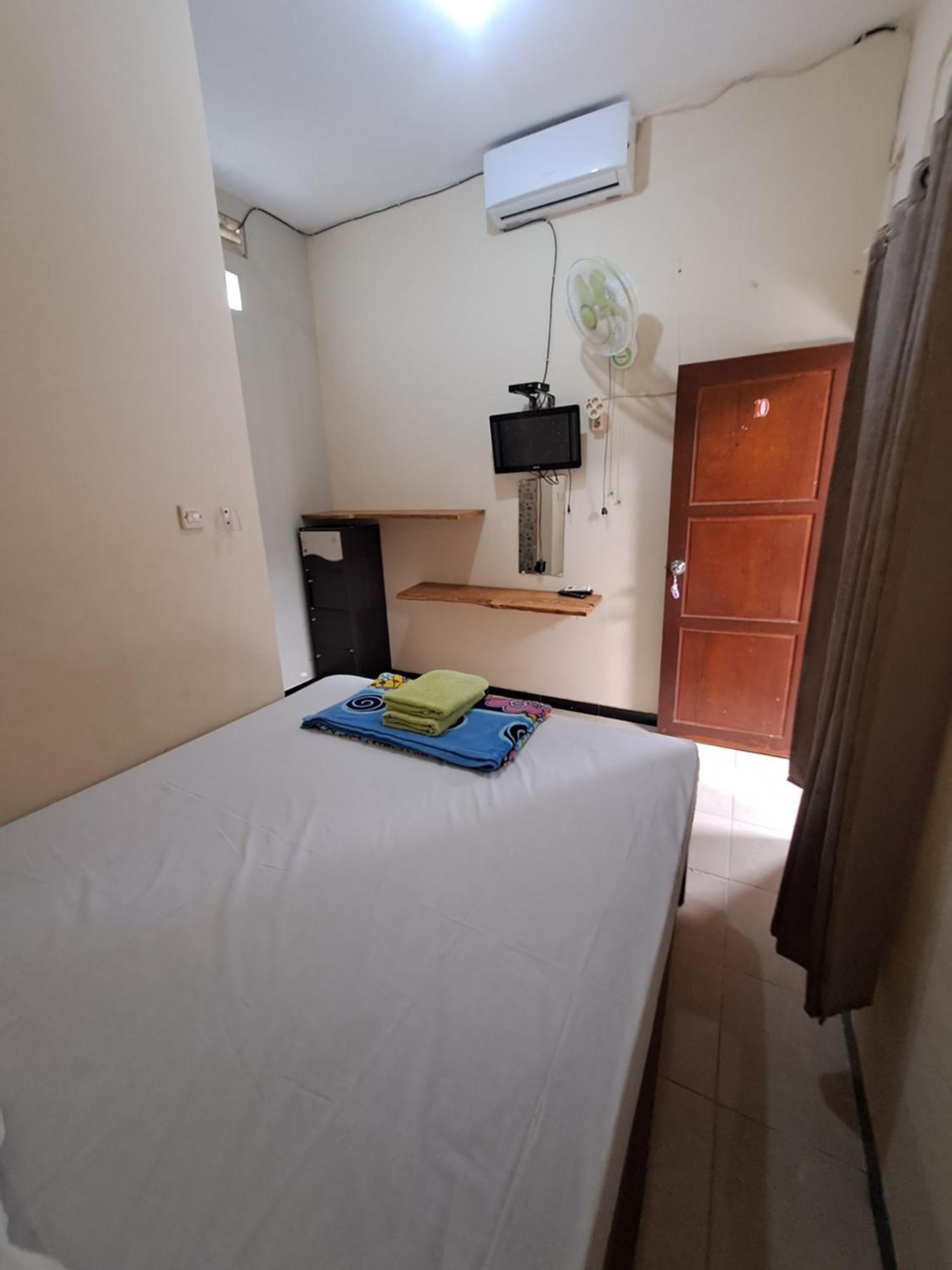 Azza Karimunjawa Hotel Екстериор снимка